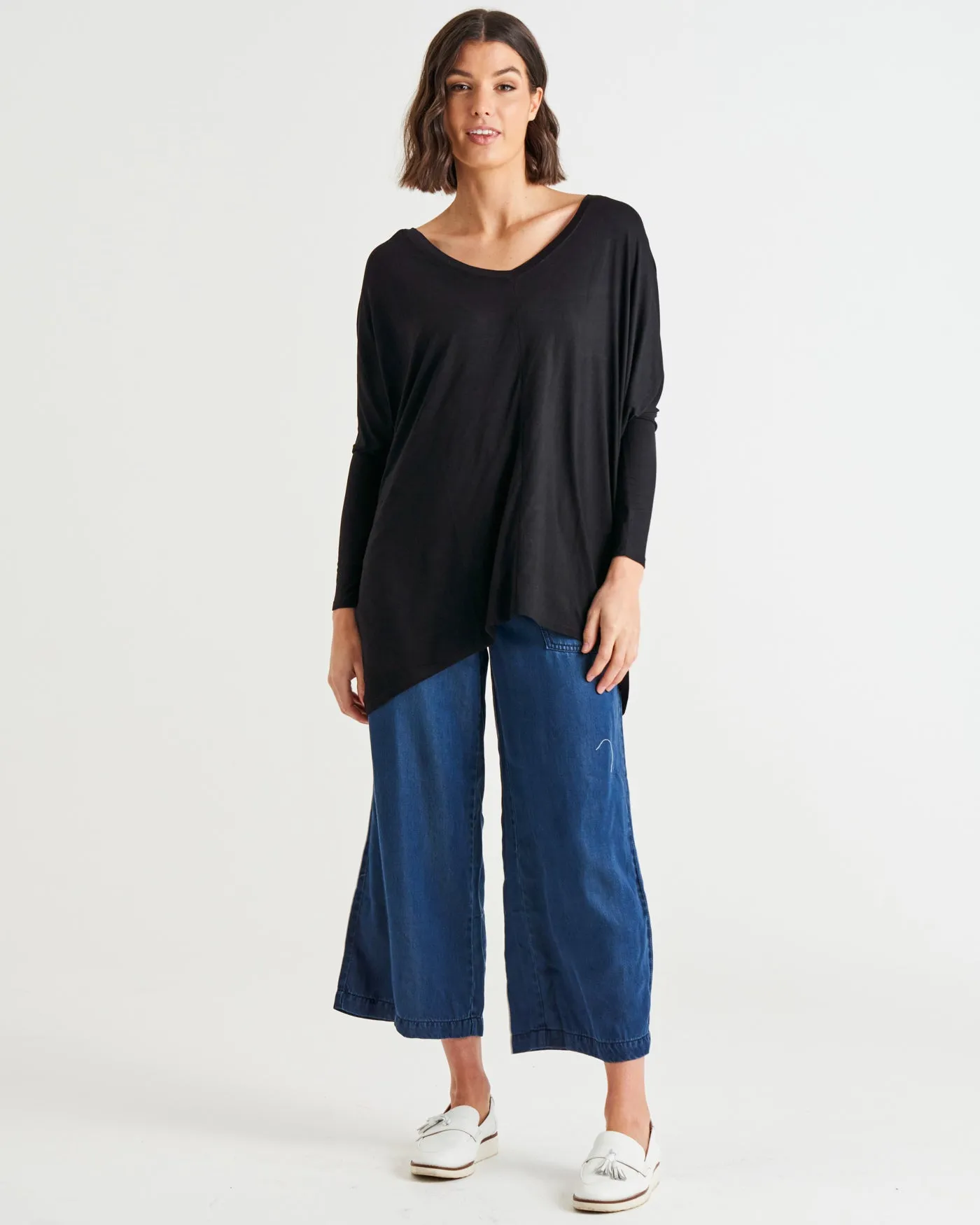 Betty Basics Kyoto V-Neck Tee Black