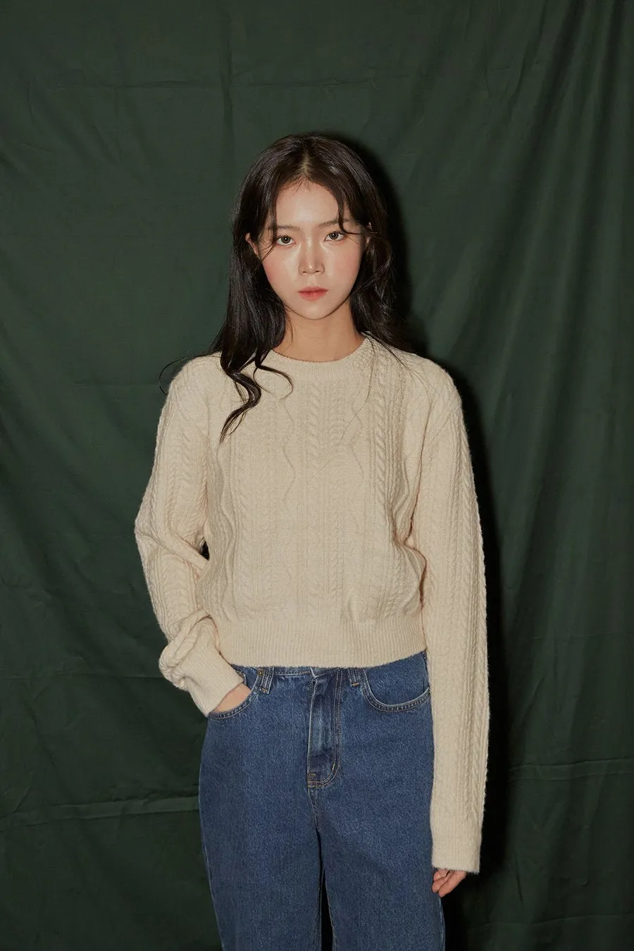 Cropped Cable Knit F6