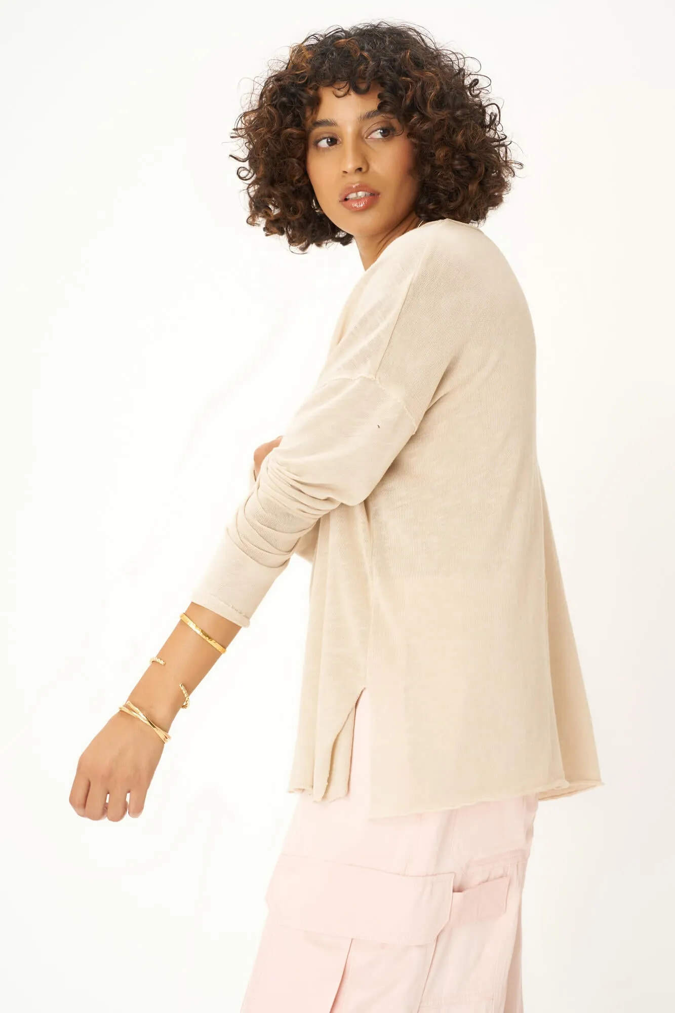 Mae Textured Relaxed V-Neck Long Sleeve - Oyster Beige