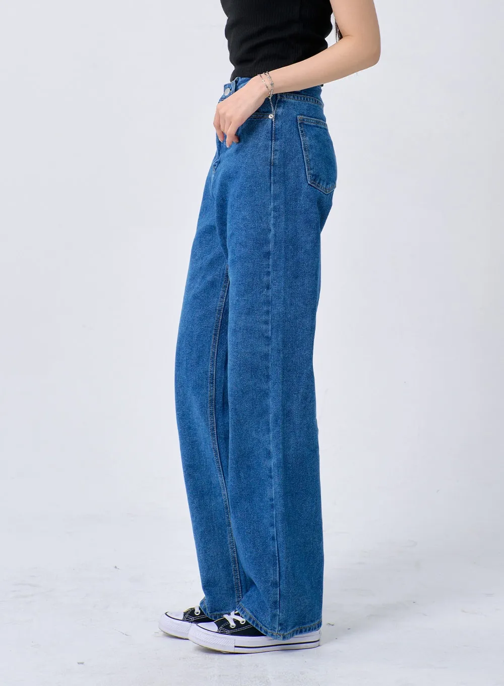 Mid-Wash Jeans BA326