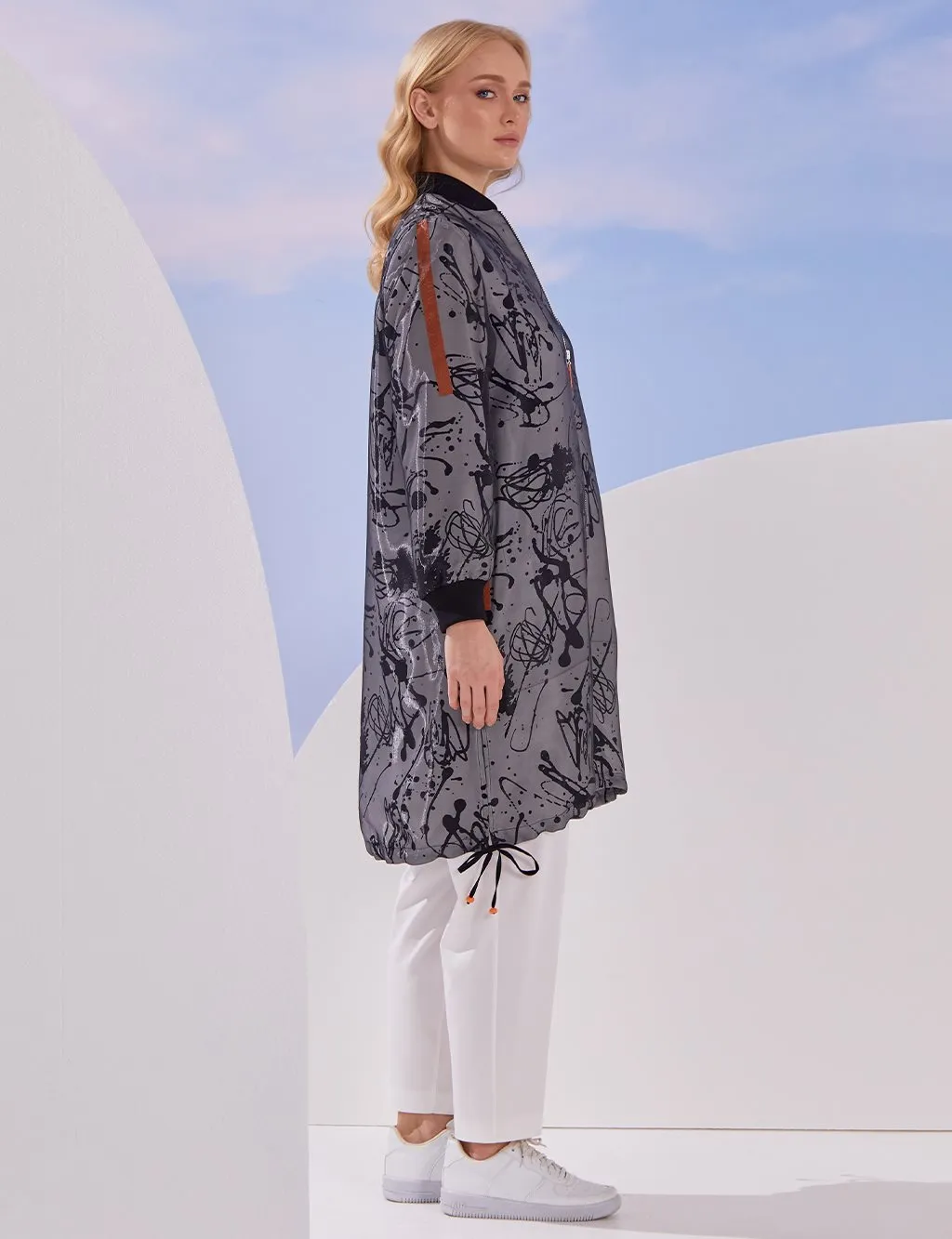 VV Abstract Printed Cape Black