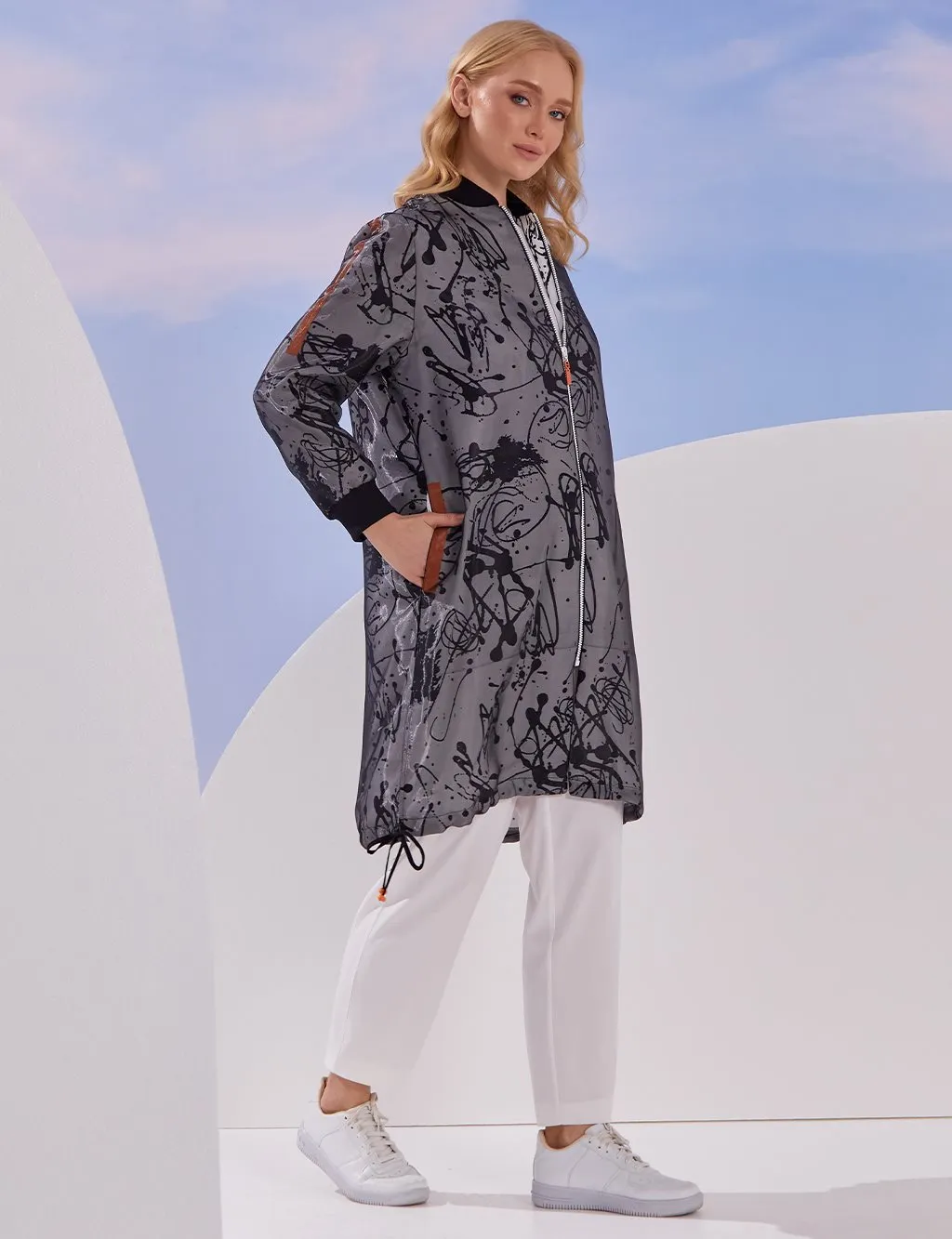 VV Abstract Printed Cape Black